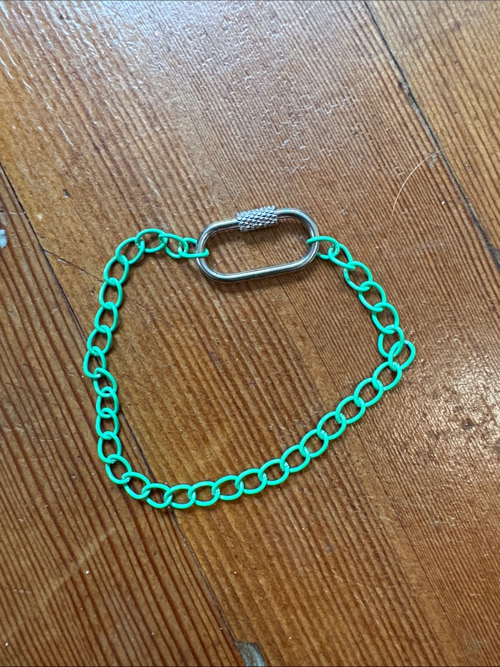 Hand-Crafted Green Chain Bracelet with Silver Carabiner